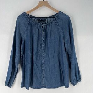 Inner‎ Circle Chambray Adjustable Drawcord
Neckline Button Front Peasant Top